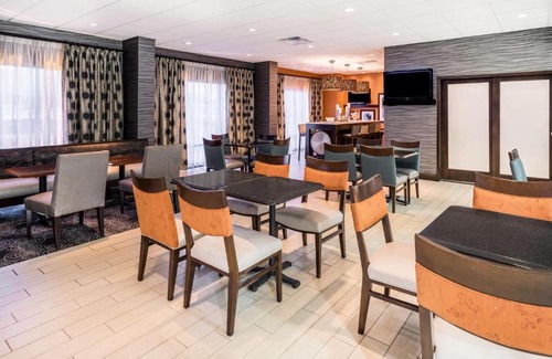 Dover Hotel | Hampton Inn Dover
