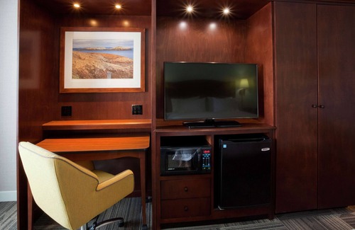 Canal Park Hotel | Hampton Inn Duluth Canal Park