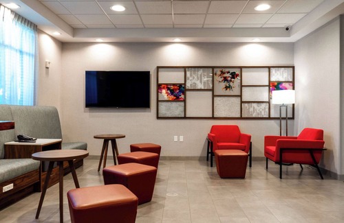 Elkhorn Hotel | Hampton Inn Elkhorn Lake Geneva Area
