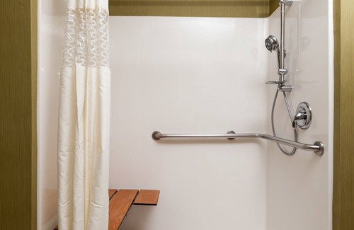 Elkton Hotel | Hampton Inn Elkton