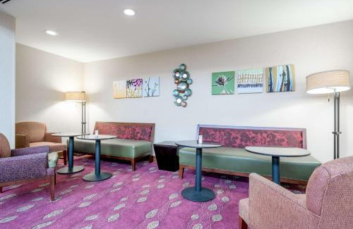 Eckhart Mines Hotel | Hampton Inn Frostburg