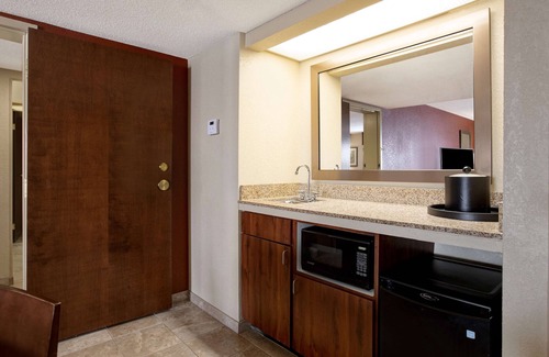 Saint Marys  Allen County Hotel | Hampton Inn Ft. Wayne-Southwest