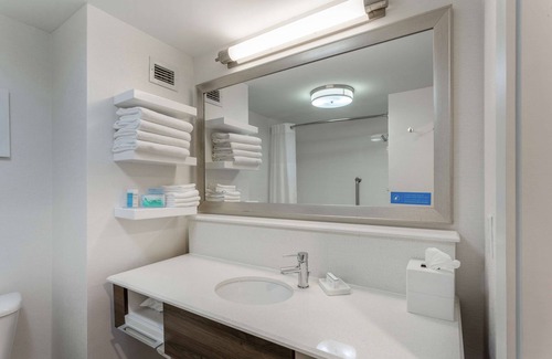Long Hill Hotel | Hampton Inn Groton