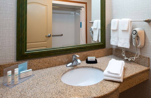 Winnetonka Hotel | Hampton Inn Kansas City Northeast