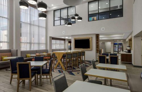 Linden Hotel | Hampton Inn Linden