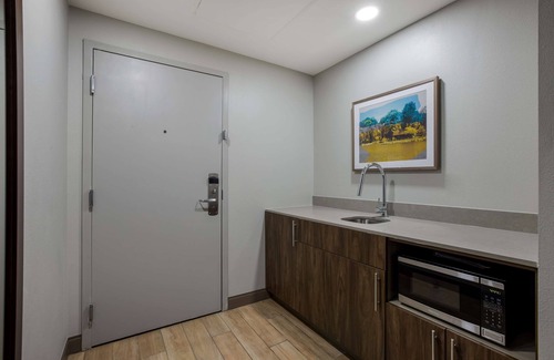 Linden Hotel | Hampton Inn Linden