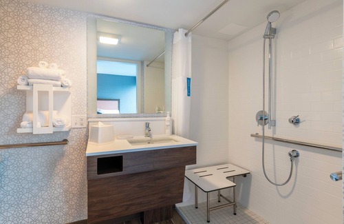 Manchester Hotel | Hampton Inn Manchester Downtown