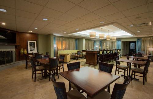 Mount Airy Hotel | Hampton Inn Mount Airy