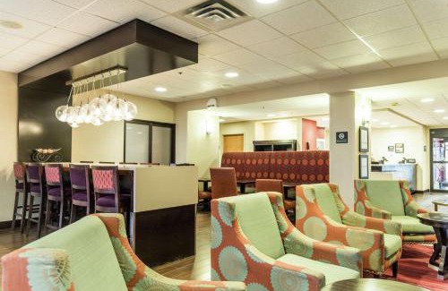 Norton Shores Hotel | Hampton Inn Muskegon