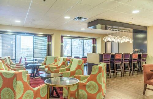 Norton Shores Hotel | Hampton Inn Muskegon