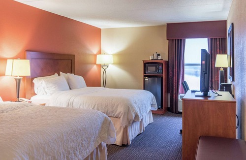 Norton Shores Hotel | Hampton Inn Muskegon