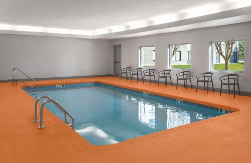 Olathe Hotel | Hampton Inn Olathe