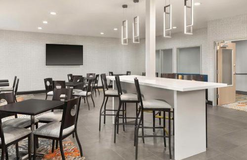 Olathe Hotel | Hampton Inn Olathe