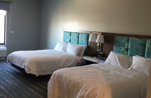 Wickatunk Hotel | Hampton Inn Old Bridge