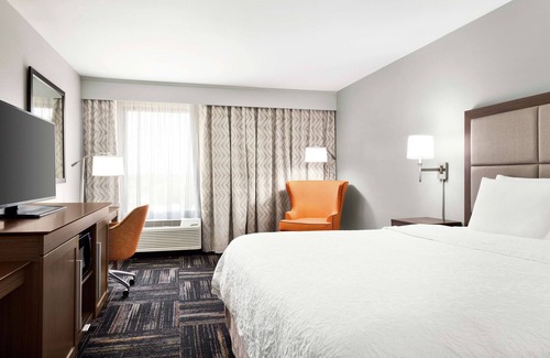 Paris Hotel | Hampton Inn Paris