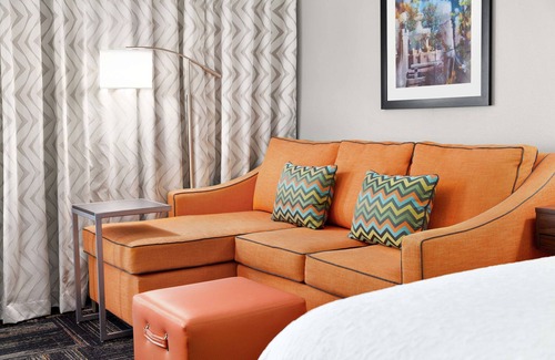 Paris Hotel | Hampton Inn Paris