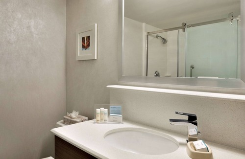 Mount Laurel Hotel | Hampton Inn Philadelphia Mt. Laurel