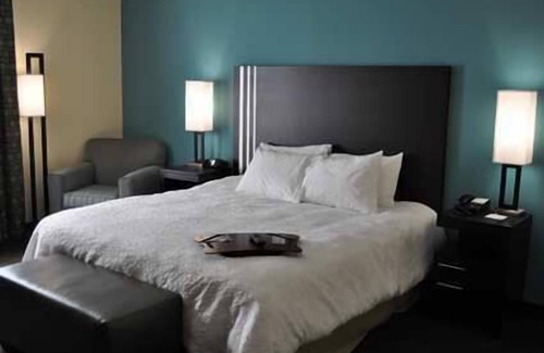 Pleasanton Hotel | Hampton Inn Pleasanton