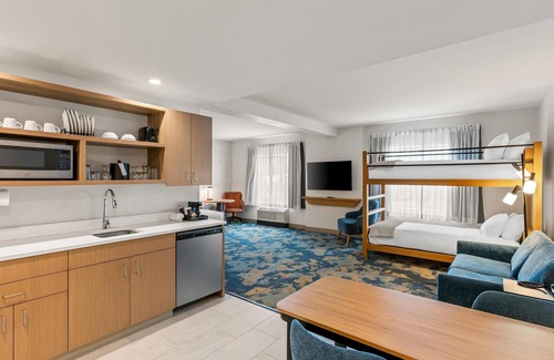 St Ignace Hotel | Hampton Inn St Ignace Lakefront Mackinac