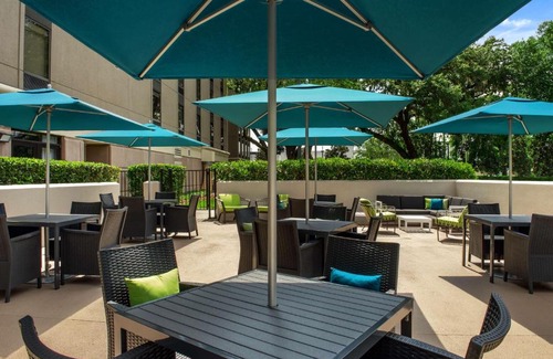 Lake Mary Hotel | Hampton Inn & Suites at Lake Mary Colonial Townpark
