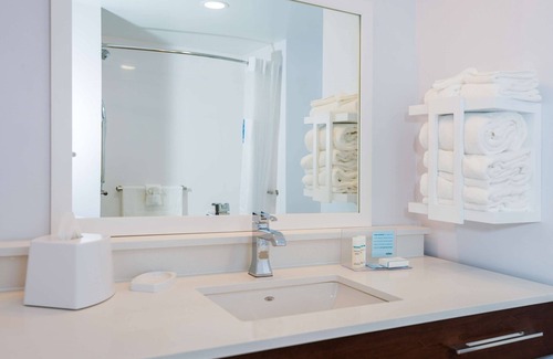 Heather Gardens Hotel | Hampton Inn & Suites Aurora South Denver