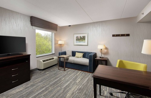 Barrie Hotel | Hampton Inn & Suites Barrie