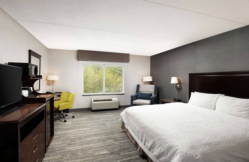 Barrie Hotel | Hampton Inn & Suites Barrie