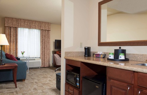 Normal Hotel | Hampton Inn & Suites Bloomington - Normal