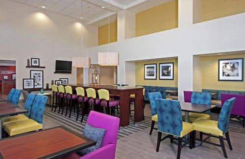 Normal Hotel | Hampton Inn & Suites Bloomington-Normal