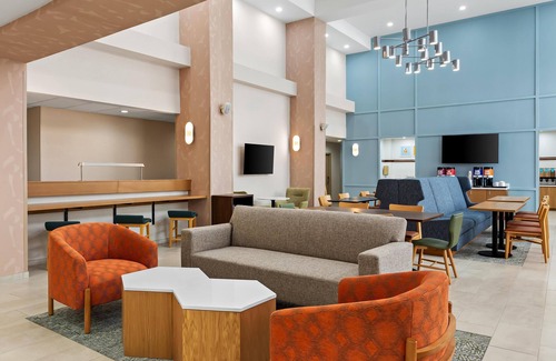 Bolingbrook Hotel | Hampton Inn & Suites Bolingbrook