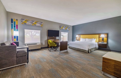 Brenham Hotel | Hampton Inn & Suites Brenham
