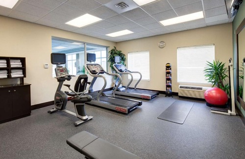 Northeast Mississauga Hotel | Hampton Inn & Suites by Hilton Toronto Airport