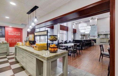 Brantford Hotel | Hampton Inn & Suites by Hilton Brantford