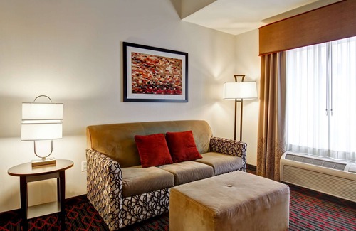 Red Deer Hotel | Hampton Inn & Suites by Hilton Red Deer