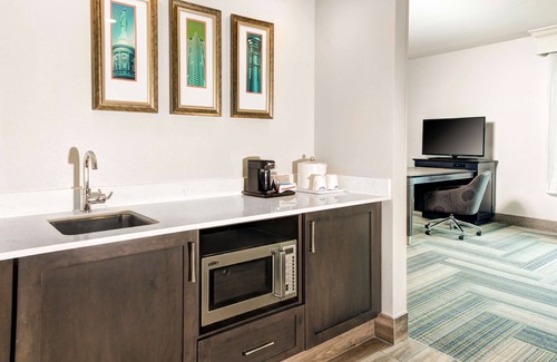 Dunwoody Hotel | Hampton Inn & Suites by Hilton Atlanta Perimeter Dunwoody