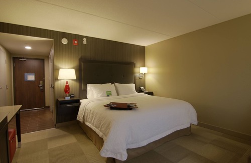 Markham Hotel | Hampton Inn & Suites by Hilton Toronto Markham