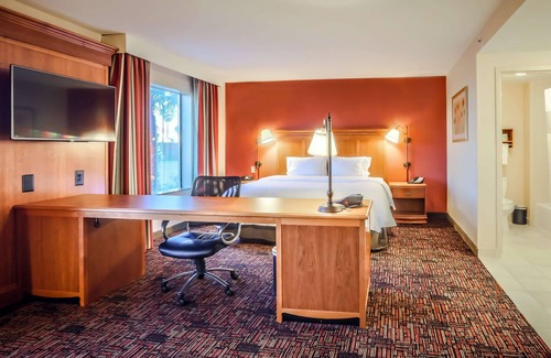 Tomball Hotel | Hampton Inn & Suites by Hilton Tomball Houston NW