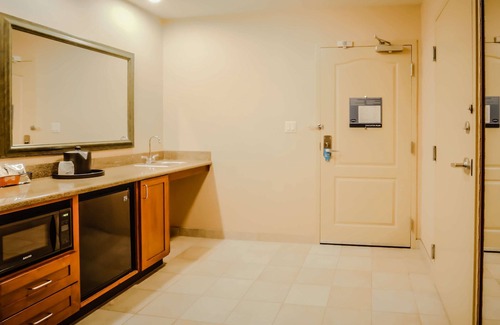 Tomball Hotel | Hampton Inn & Suites by Hilton Tomball Houston NW