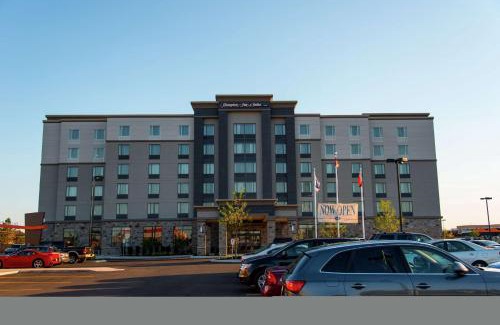 Bolton Hotel | Hampton Inn & Suites by Hilton Bolton