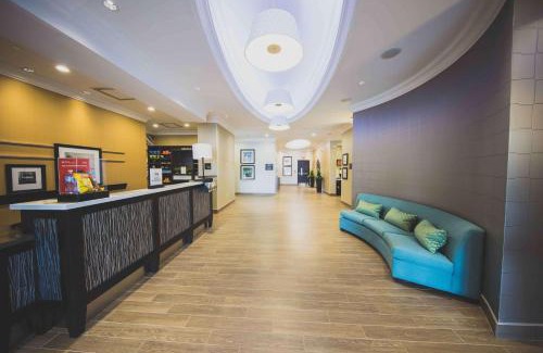 Bolton Hotel | Hampton Inn & Suites by Hilton Bolton