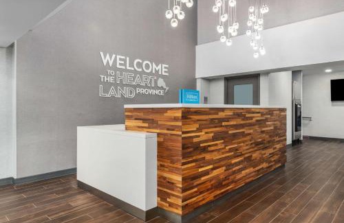 Church and Wellesley Hotel | Hampton Inn & Suites by Hilton Toronto Downtown