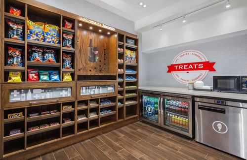 Church and Wellesley Hotel | Hampton Inn & Suites by Hilton Toronto Downtown