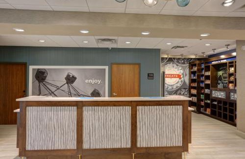 Temple Crest Hotel | Hampton Inn & Suites by Hilton Tampa Busch Gardens Area