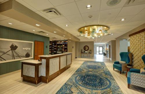 Temple Crest Hotel | Hampton Inn & Suites by Hilton Tampa Busch Gardens Area