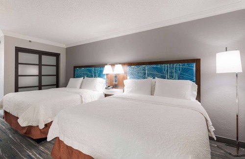 Hoffman Estates Hotel | Hampton Inn & Suites Chicago/Hoffman Estates