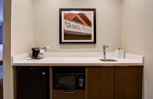 Grande Prairie Hotel | Hampton Inn & Suites by Hilton Grande Prairie