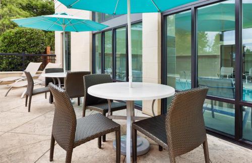 Twin Brook Hotel | Hampton Inn & Suites Chattanooga/Hamilton Place