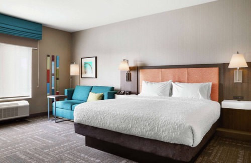Waukegan Hotel | Hampton Inn & Suites Chicago Waukegan