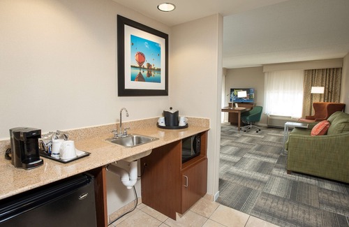 West Chester Hotel | Hampton Inn & Suites Cincinnati-Union Center