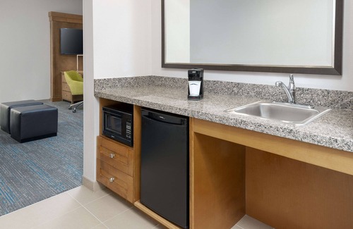 North Clayton Hotel | Hampton Inn & Suites Clayton/St. Louis-Galleria Area